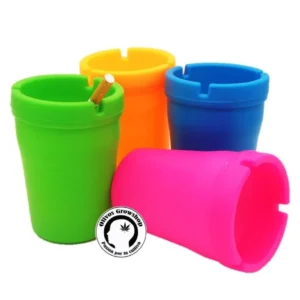 CENICERO DE PLASTICO CON TAPA